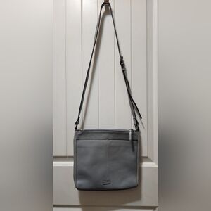 Clarks Medium Sized Crossbody Purse, Light Blue. Leather Pocket book. Great Cond